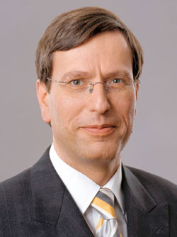 <b>Dr. Bernhard Walter</b> - walter-gr